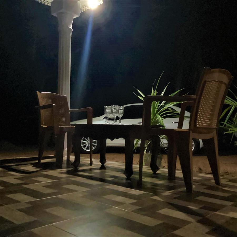 Grand Refuge Holiday Rooms Anuradhapura Buitenkant foto